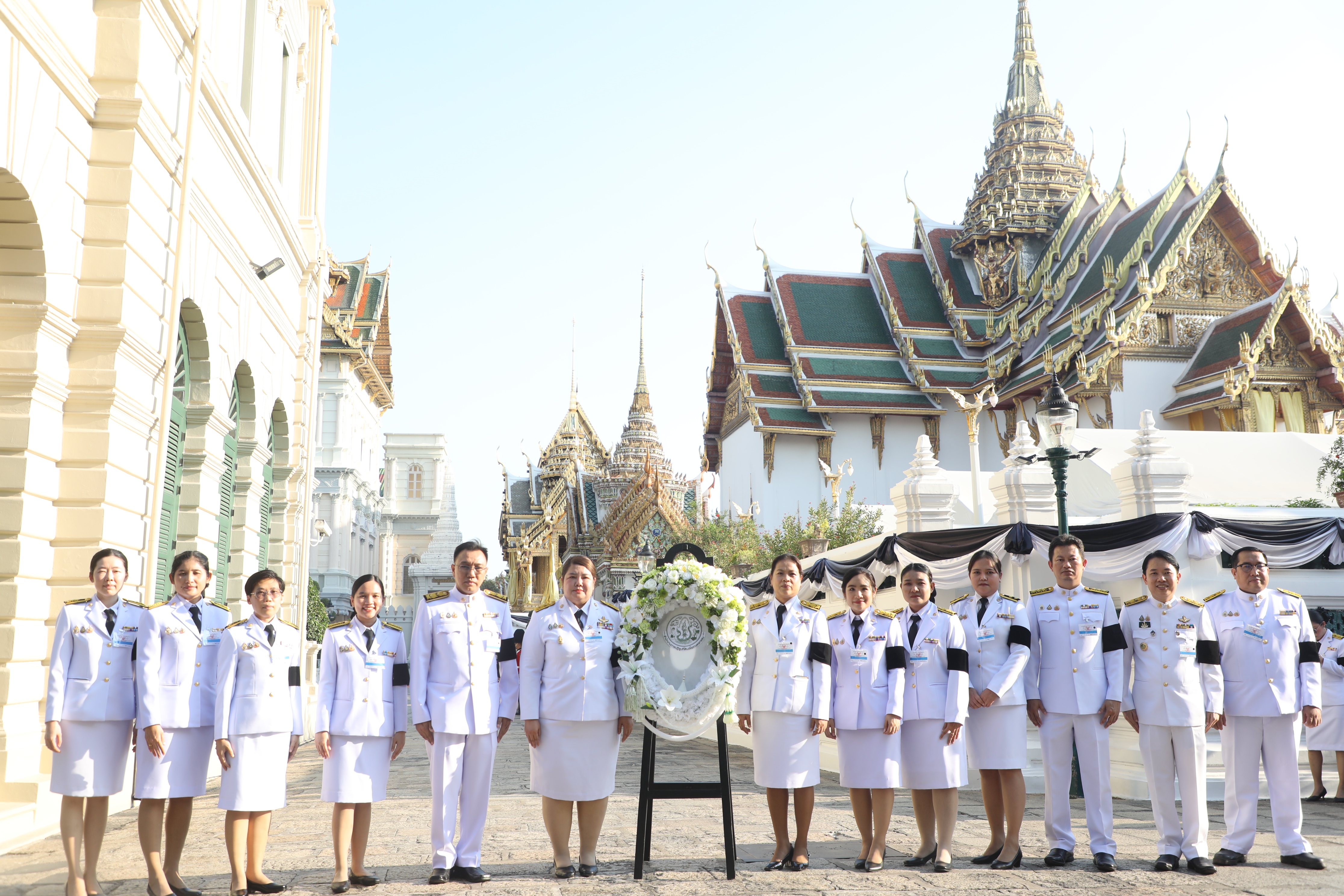 title - สำนักงานการปฏิรูปที่ดินเพื่อเกษตรกรรม รับพระราชทานพระบรมราชานุญาตให้ร่วมเป็นเจ้าภาพบำเพ็ญกุศลถวายพระบรมศพ สมเด็จพระนางเจ้าสิริกิติ์ พระบรมราชินีนาถ พระบรมราชชนนีพันปีหลวง